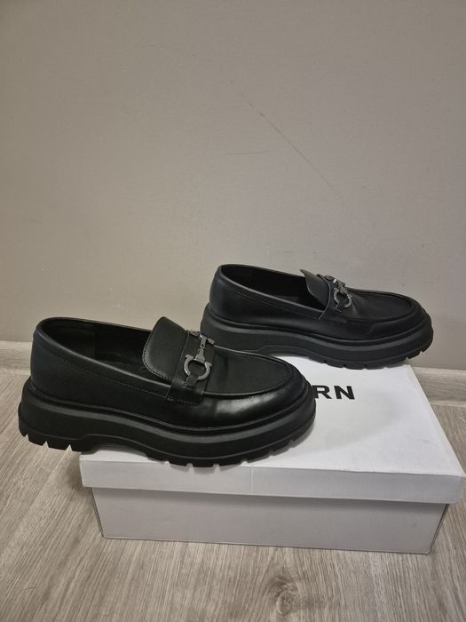 Loafersy czarne r 40