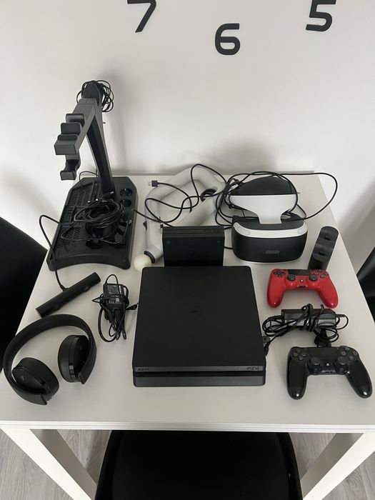 Zestaw playstation 4 slim monitor  vr kamera ladowarka sluchawki bron