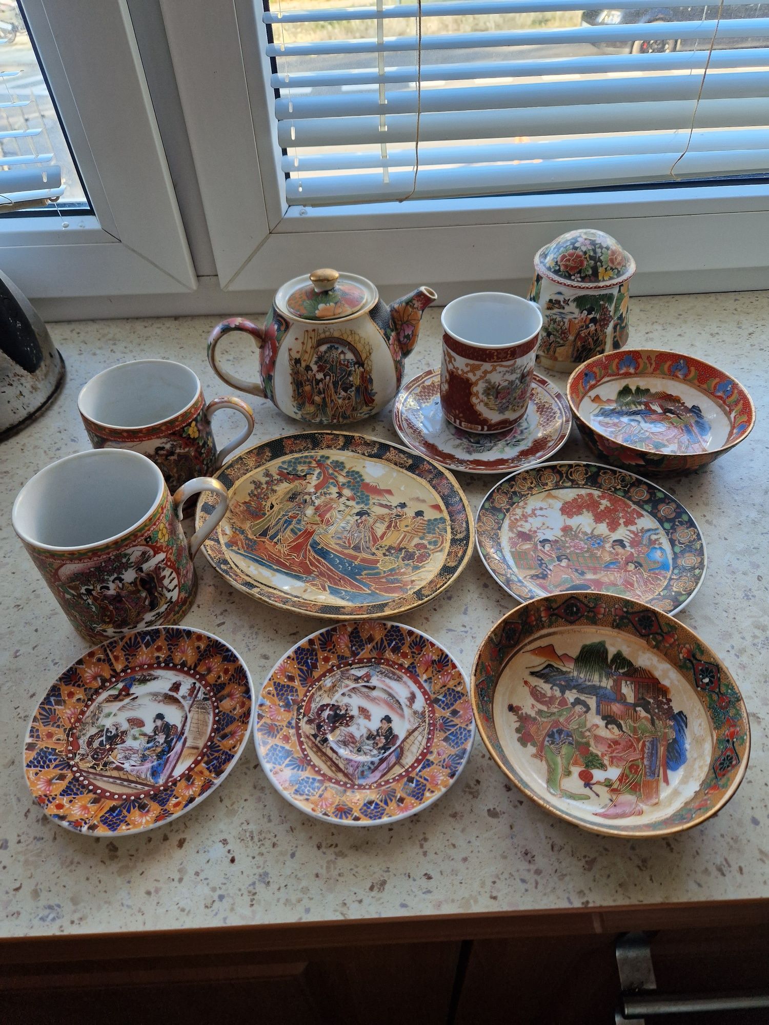 Chińska japońska porcelana zestaw imbryk talerze kubki zastawa stołowa
