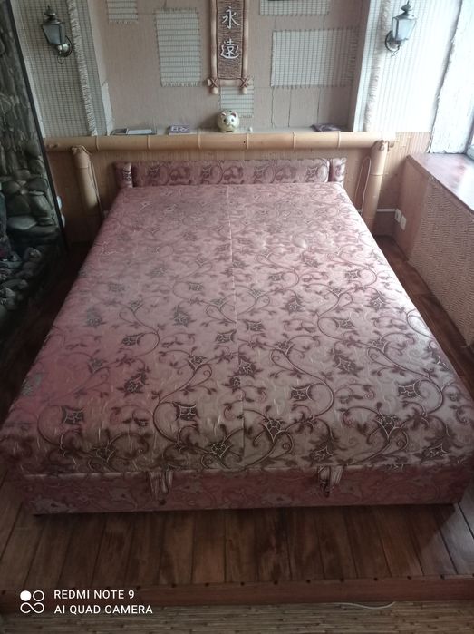 Ліжко двоспальне дерев'яне