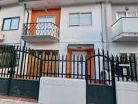 Moradia T4 para arrendamento