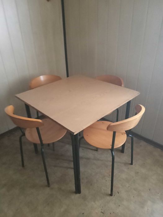 Stół stolik krzesła