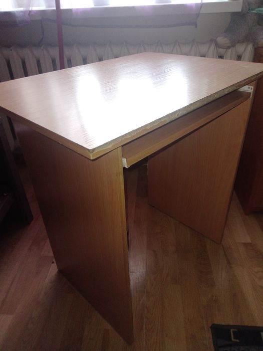 Biurko małe szkolne i na laptopa