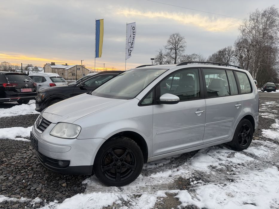 Вольцваген  туран газ  бензин 2010рік