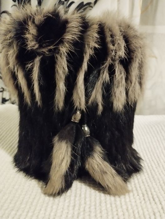 Продам шапку з хутра кролика та чорнобурки