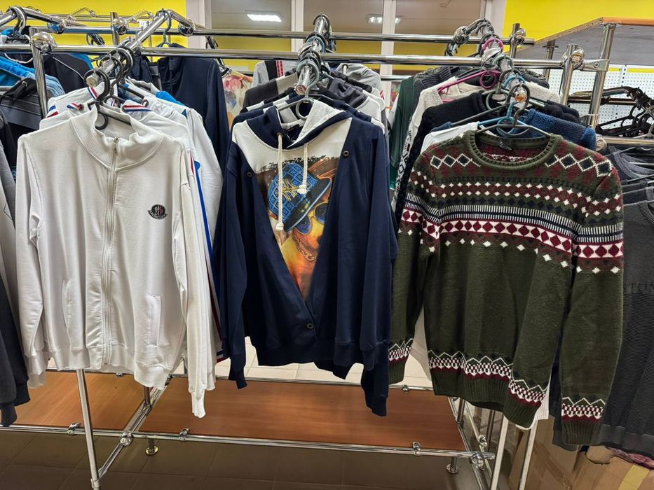 Чоловічі кофти светри водолазка лонгслів