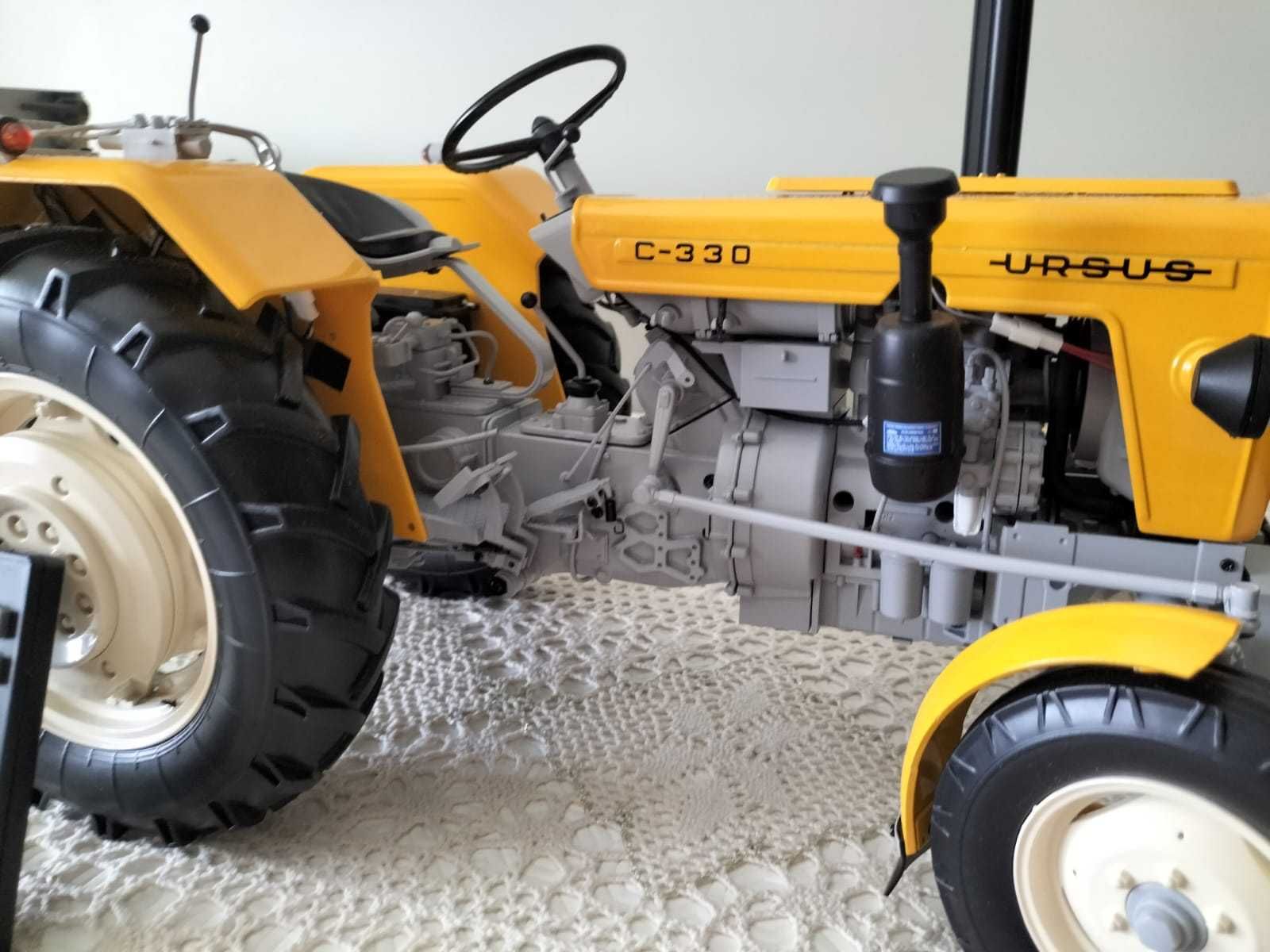 Model ciągnika Ursus C-330