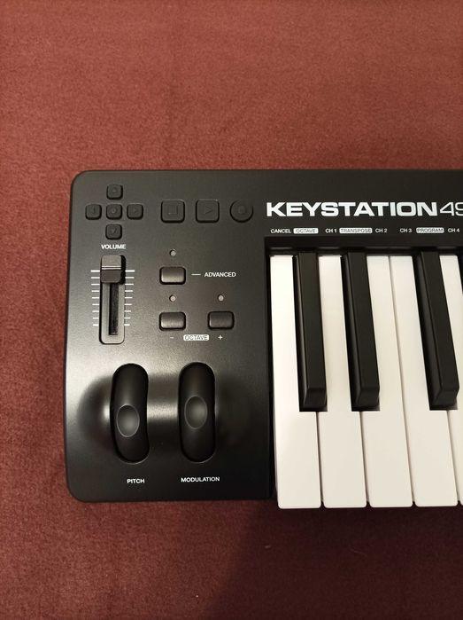 MIDI-клавиатура контроллер M-Audio Keystation 49 MK3 — как новая