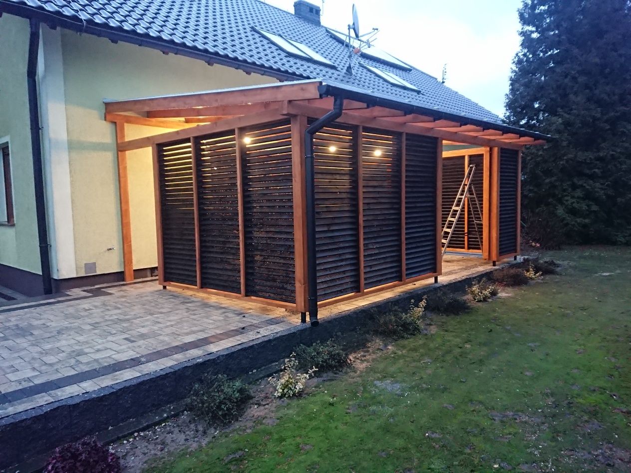 Zadaszenie tarasu poliweglnem komorwym shuttersy patio pergola