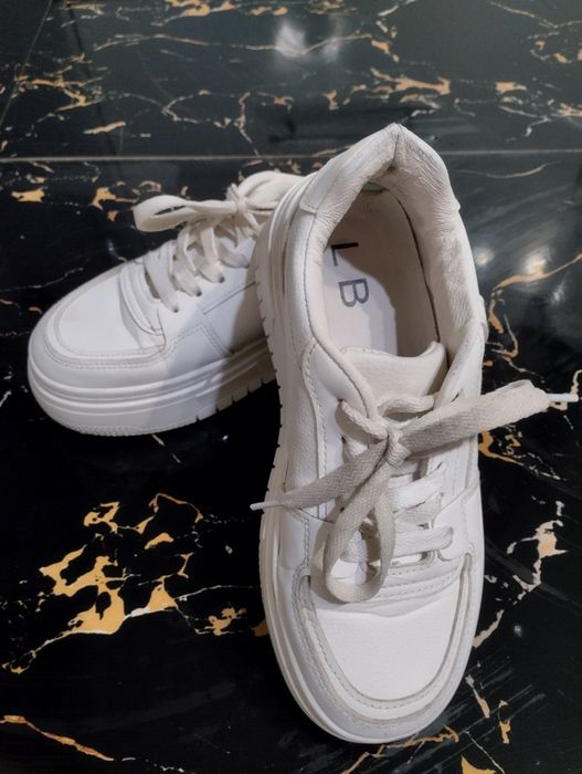 Ботинки ,  кроссовки