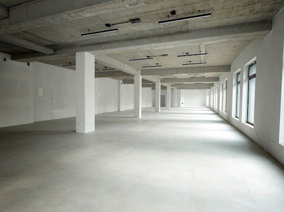 Lokal do wynajęcia 400 m2. Parter. Jędrzejów Rynek.