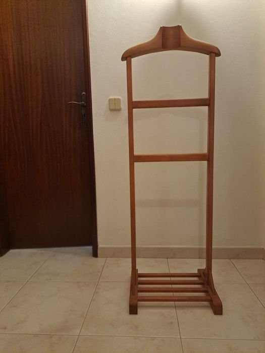 Cabide madeira para roupa