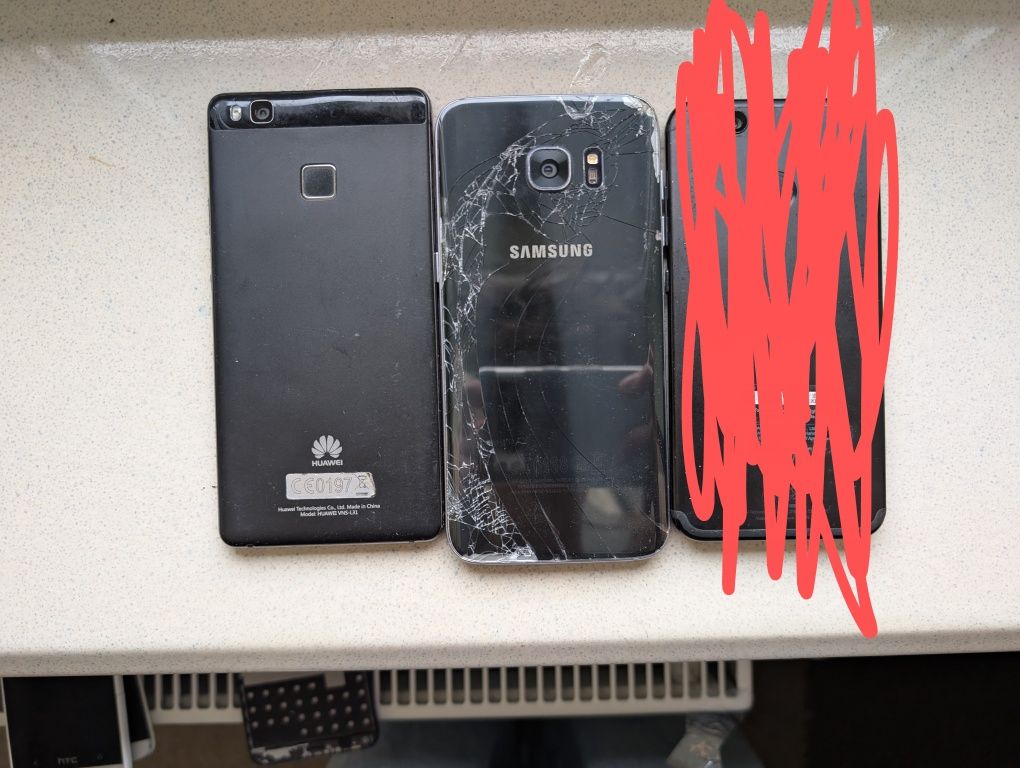 5 Smartfonów uszkodzonych na części