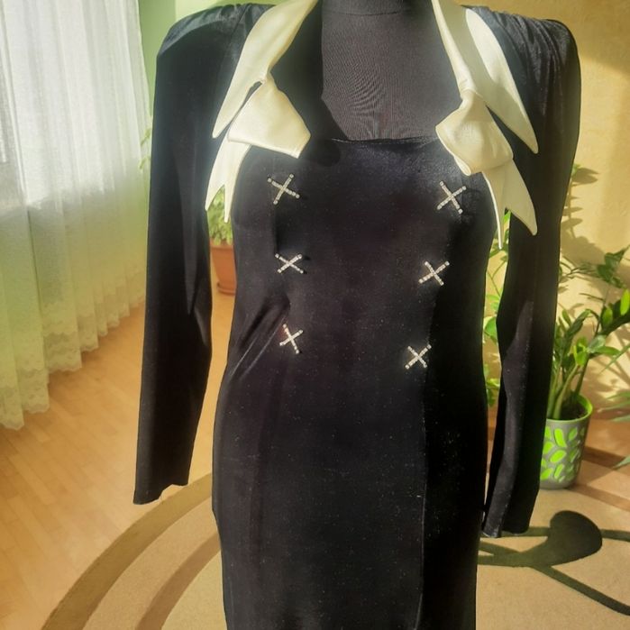 Жіноча вечірня сукня