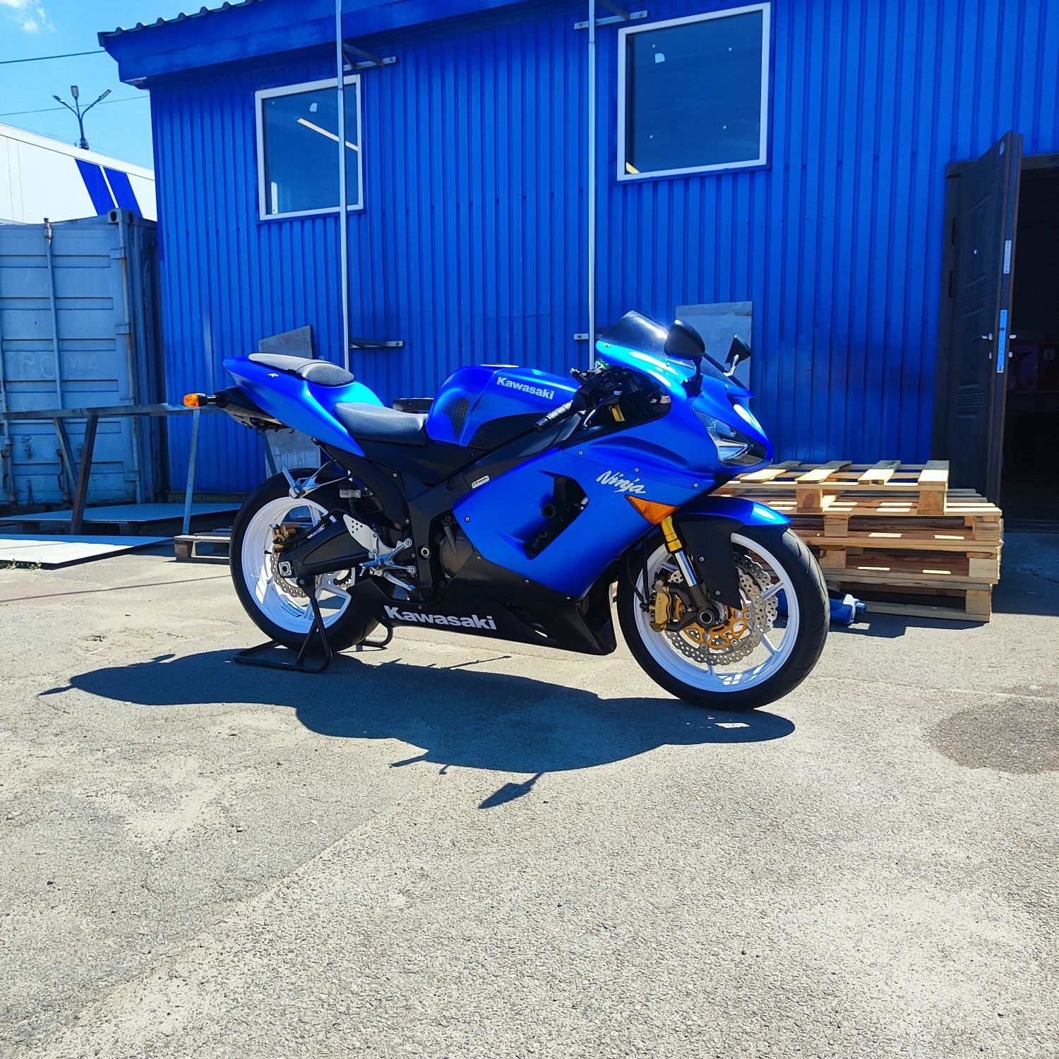 Продам Kawasaki ZX6R
