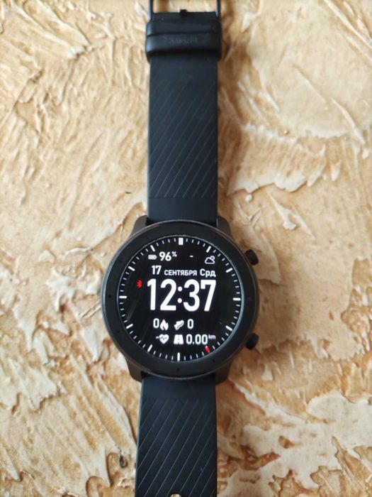 Часы Amazfit GTR 47mm (аккуратное ношение)