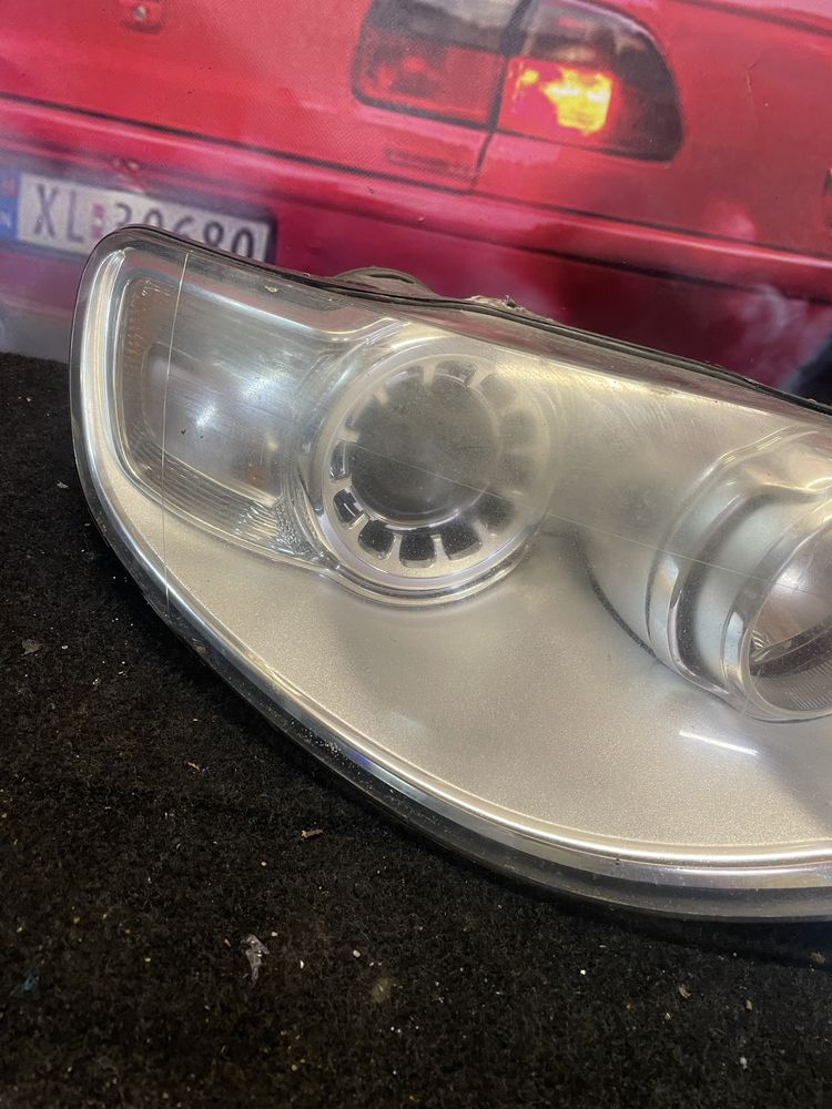 Фара передня права Volkswagen Touareg 1 , 7l6941032