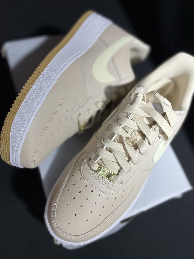 Кросівки жіночі W Nike Air Force 1 07 оригінал