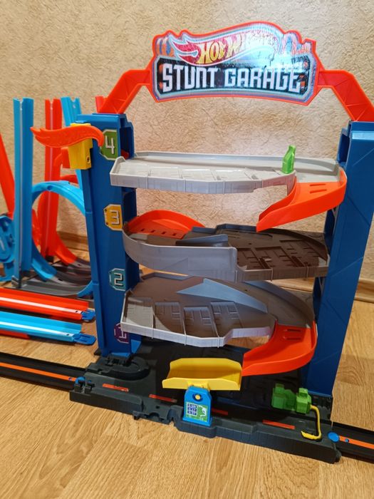 Гараж Хот вілс Hot wheels