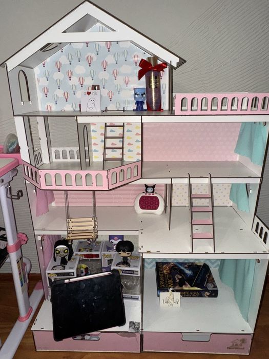 Ляльковий будиночок для Лол та Барбі