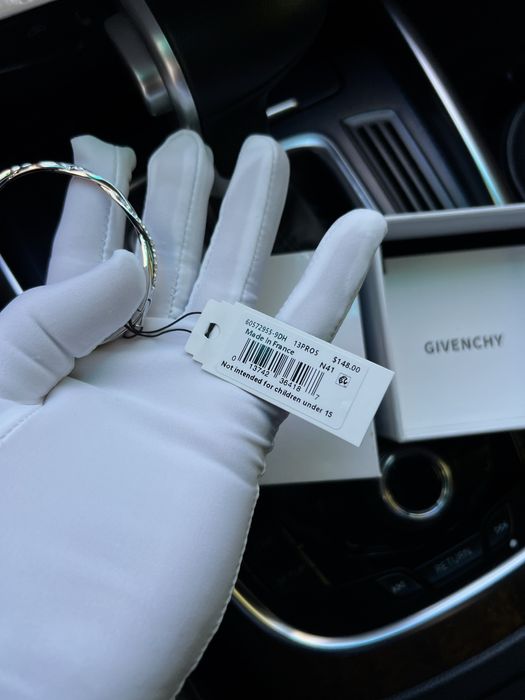 Жіночий браслет Givenchy, елегантний стиль
