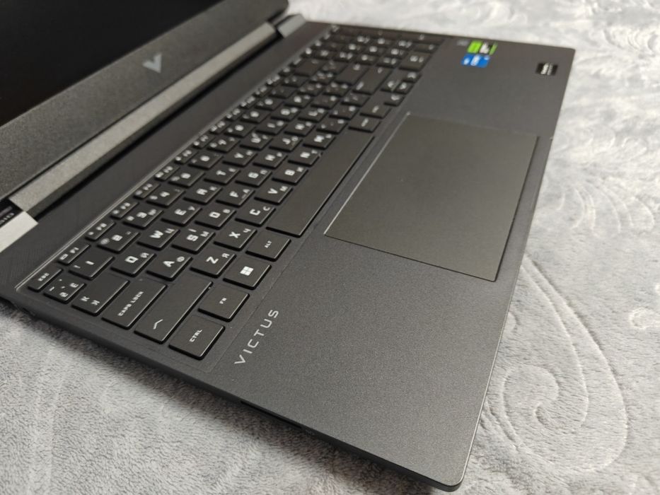 HP Victus 15 rtx3050 1TB SSD стан нового + сумка