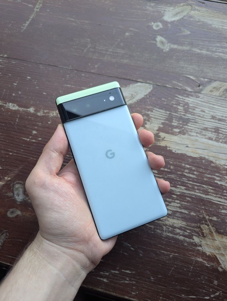 Смартфон Google Pixel 6 12/256Gb Newerlock в отличном состоянии