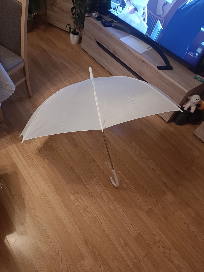 Biały parasol XL, idealny na ślub