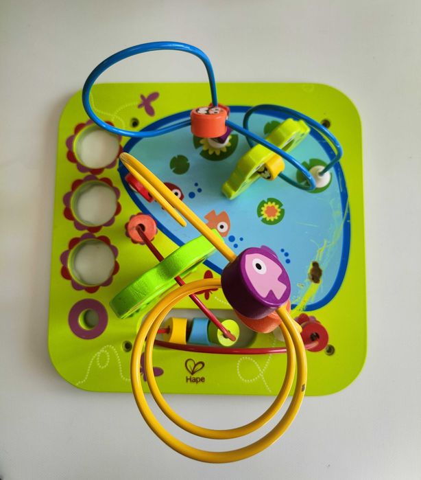 Hape kostka motoryczna edukacyjna przeplatanka zwierzątka E1810 A