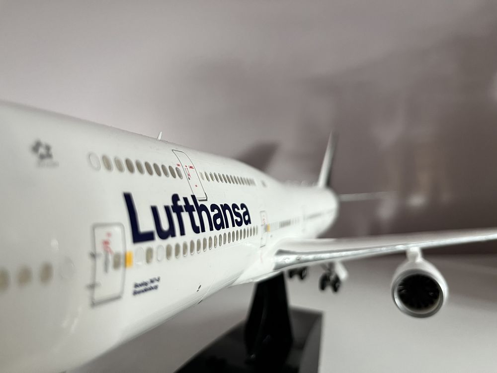 Model samolotu Boeing 747-800 Lufthansa