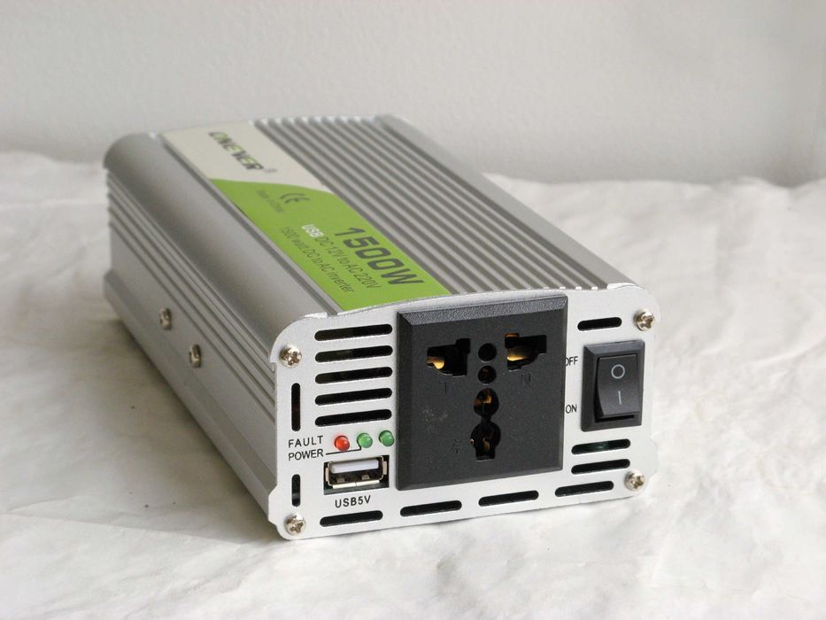 Инвертор 1500Вт с USB-выходом Преобразователь 12 - 220В