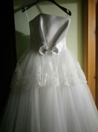 Продам плаття весільне
