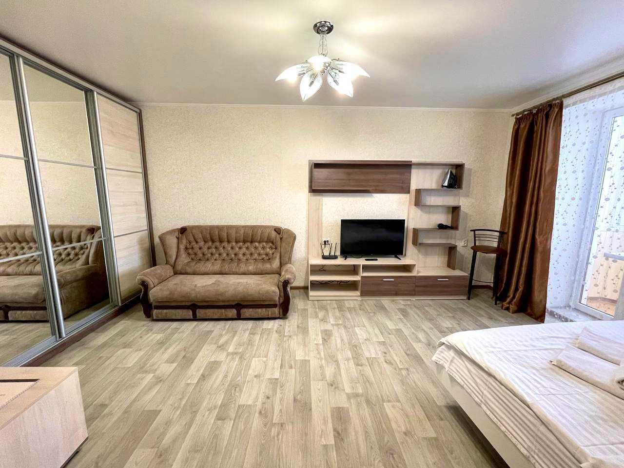 ApartPoltava Простора однокімнатна квартира подобово. стадіон ВОРСКЛА