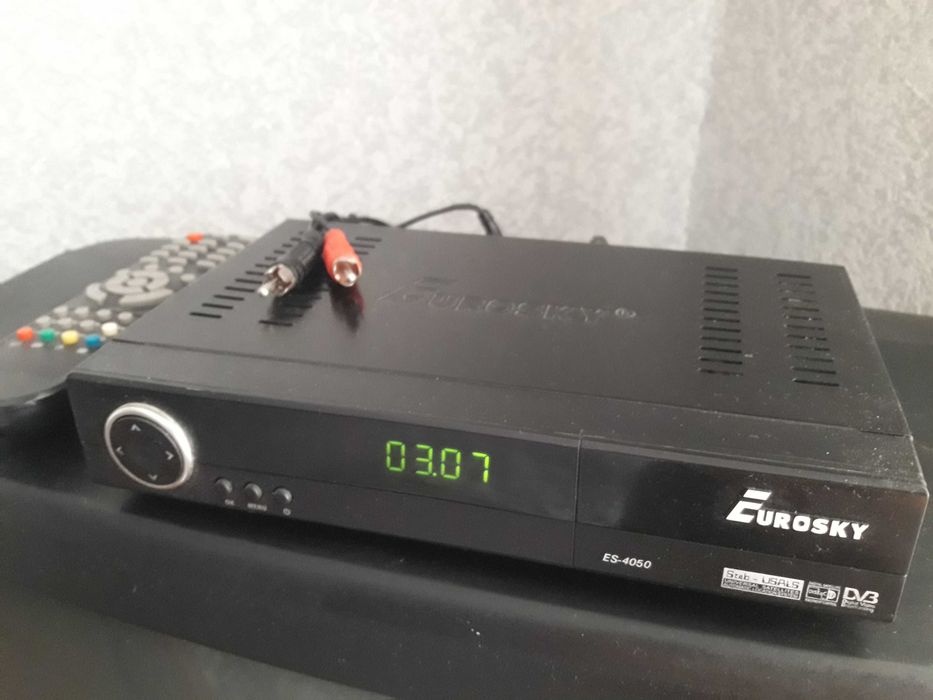 Продам супутниковий тв тюнер EUROSKY ES-4050