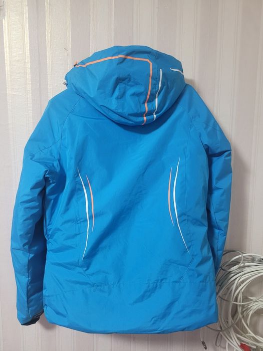 Куртка для катання на лижах або борді