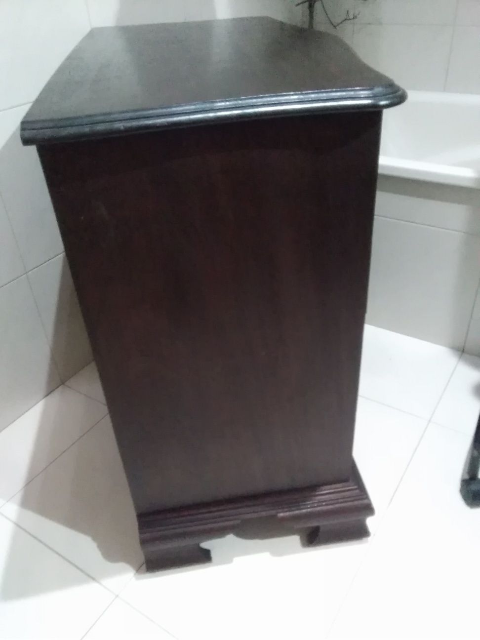 Móvel antigo de quarto