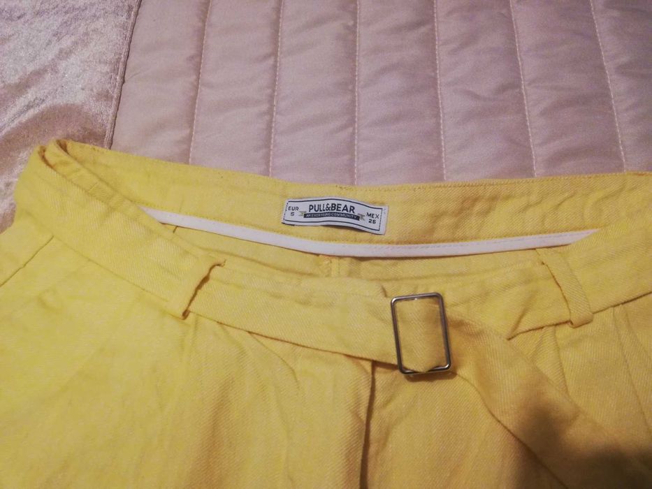 Calção de senhora amarelo, Pull & Bear como novo