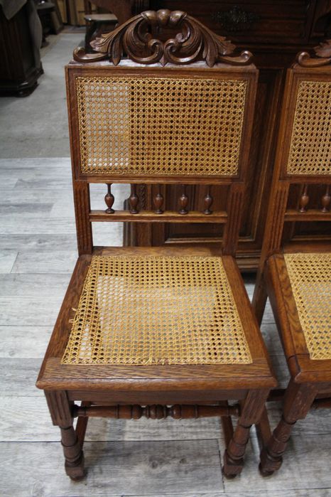 ... 4 Krzesła Eklektyczne ...