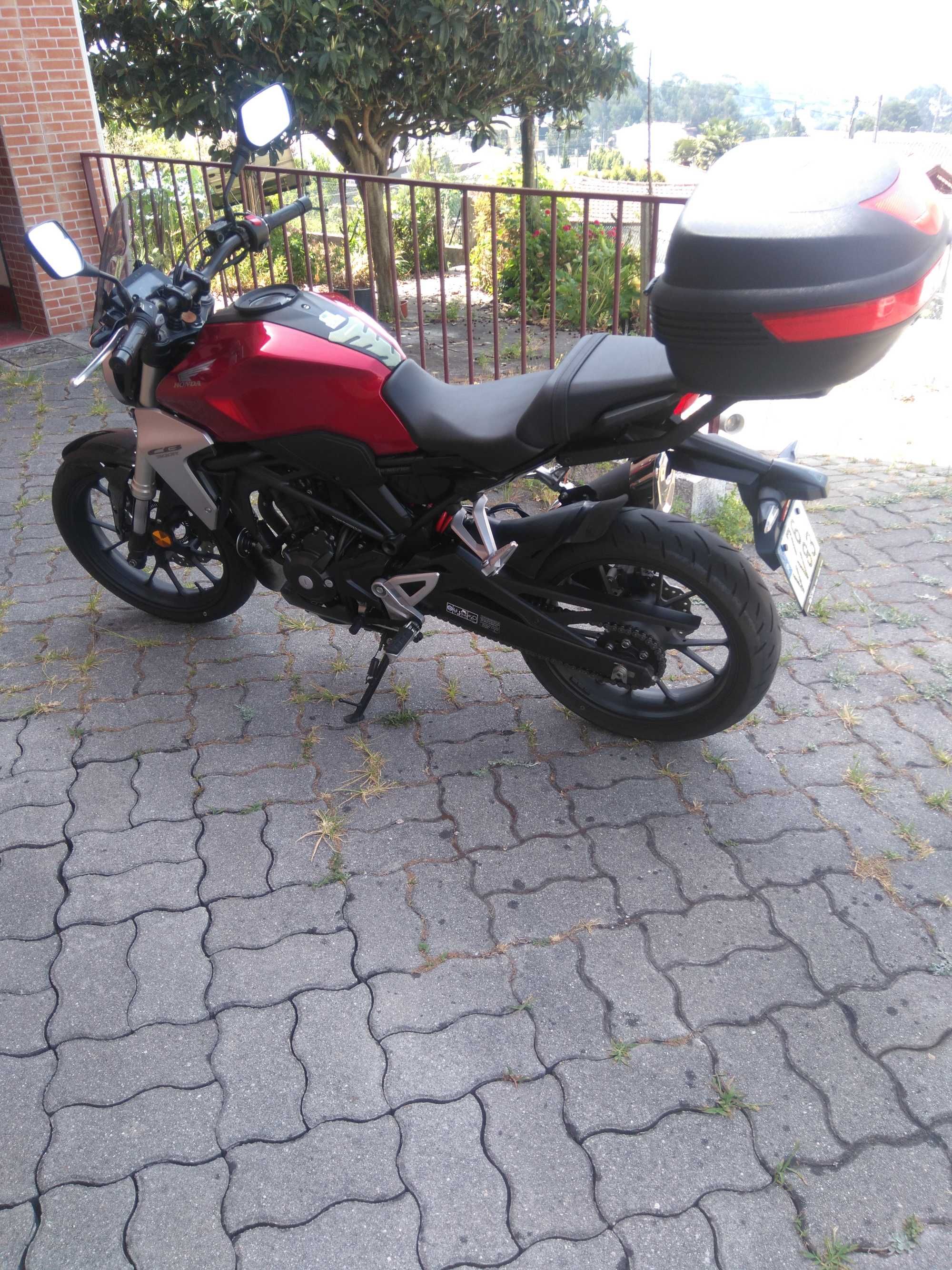 Honda Cb300 muito estimada