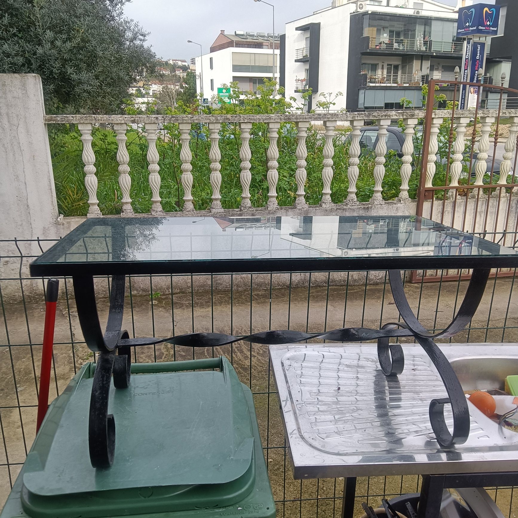 Mesa de centro estilo antigo