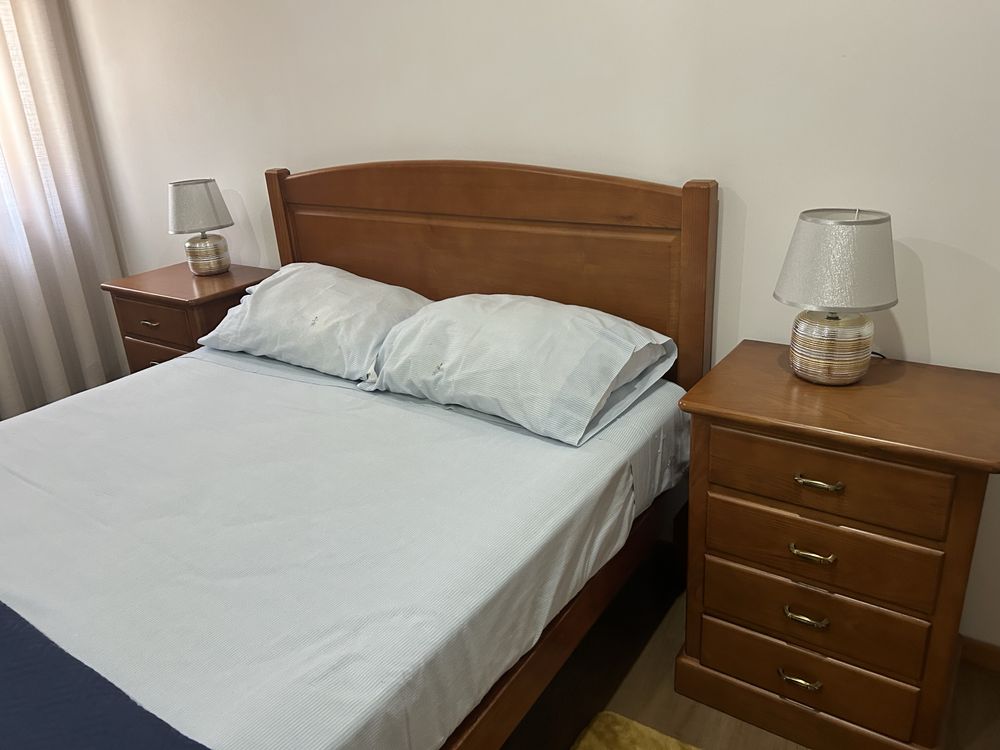 Vendo quarto casal madeira de castanho