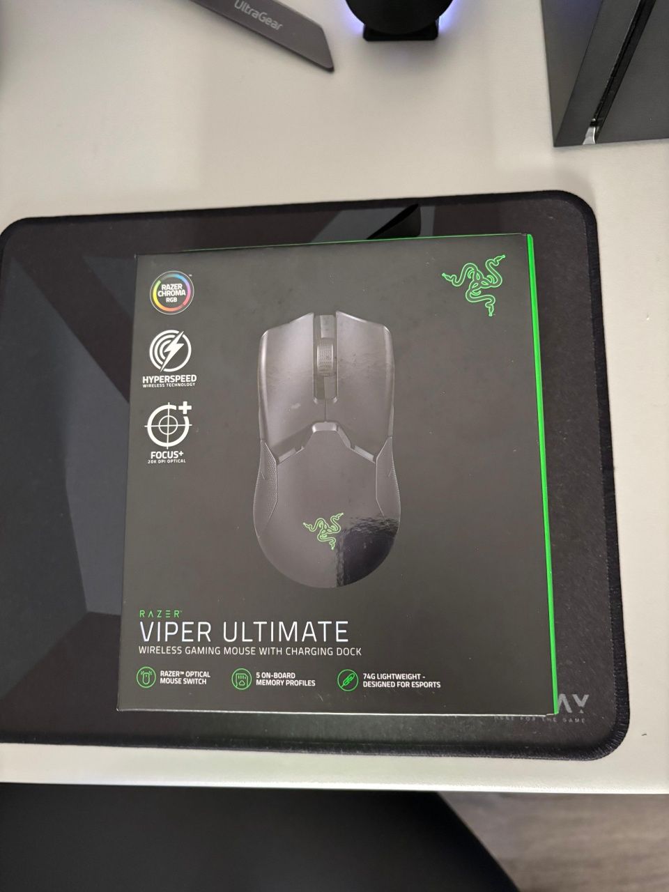 Razer Viper Ultimate with charging station