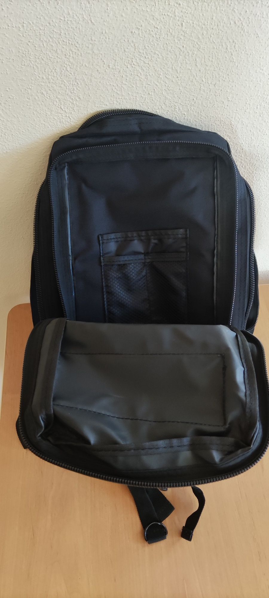Mochila táctica preta