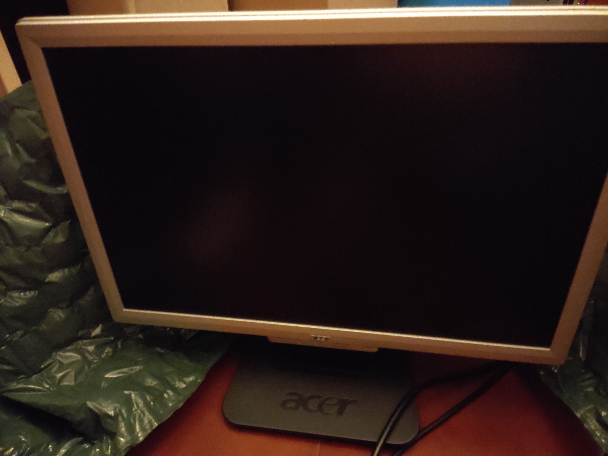 Monitor acer pouco usado