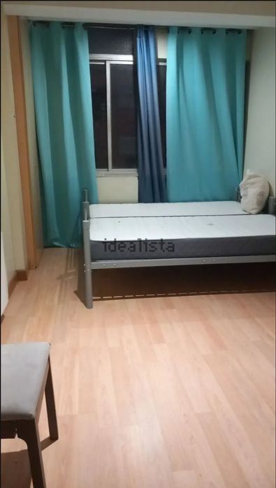 Alugo quarto em Queluz Belas na rua das Finanças