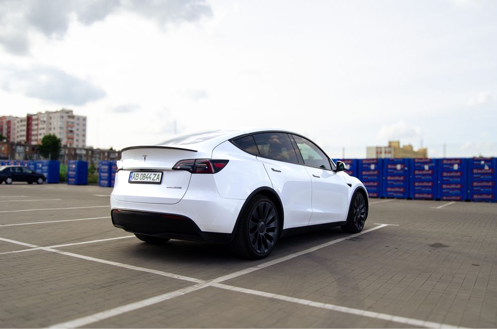 Tesla Y, тесла у