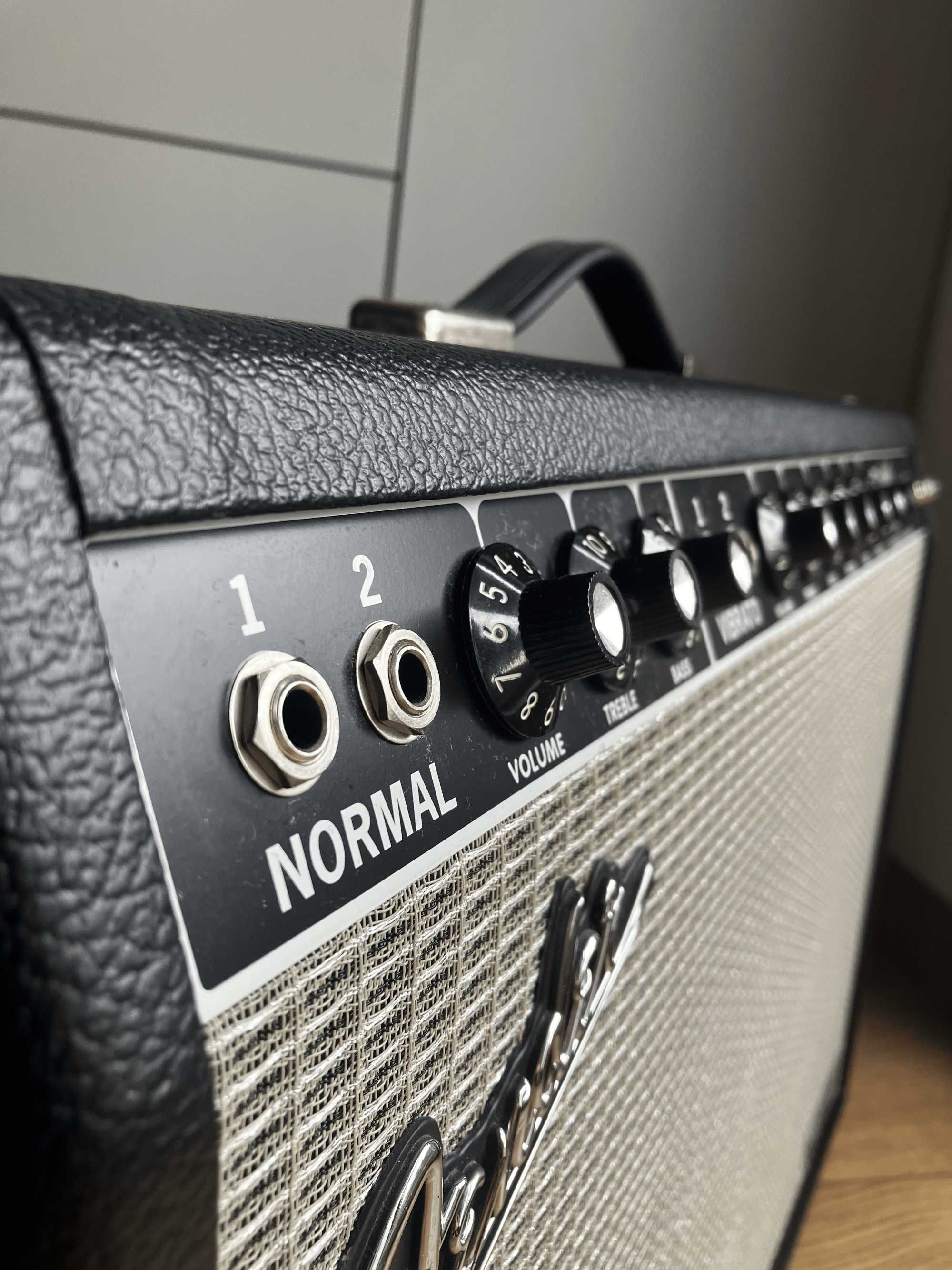 Wzmaciancz Fender Tone Master Deluxe Reverb stan idealny
