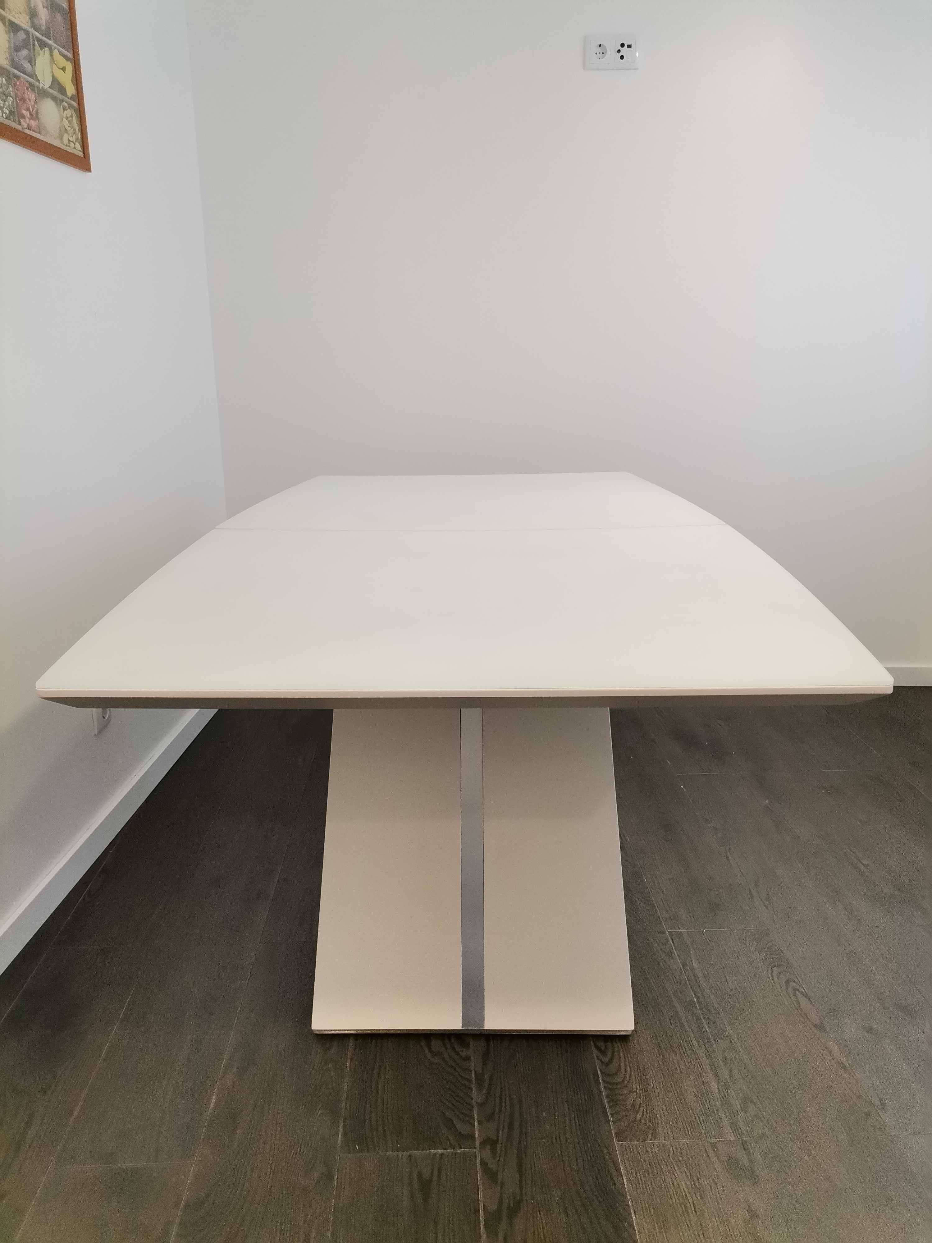 Mesa extensível 180/240 cm