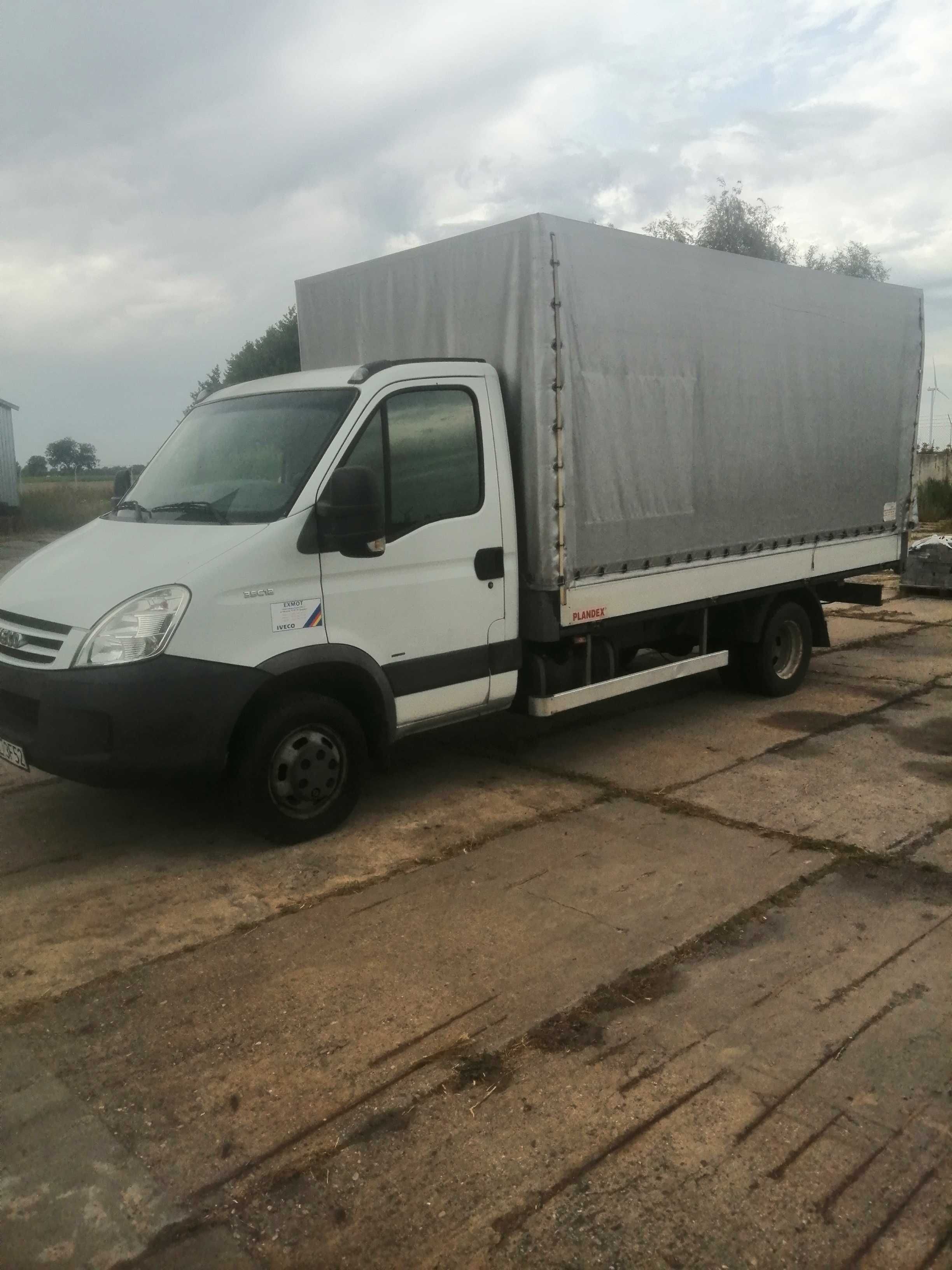 Samochód IVECO DAILY 3,5 DMC plandeka