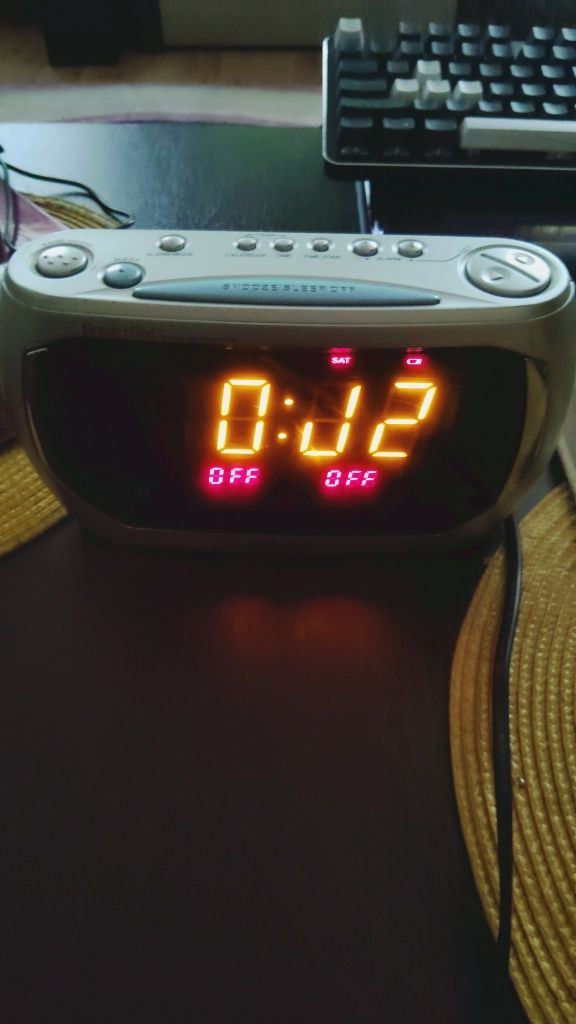Radio budzik LENCO